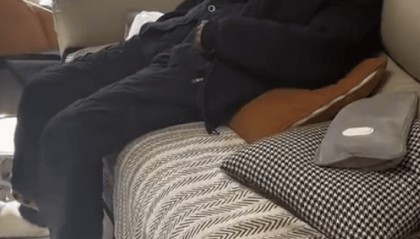 安徽老人被接到城里坐立难安，回村瞬间精神抖擞，网友：回村前83岁，回村后63岁