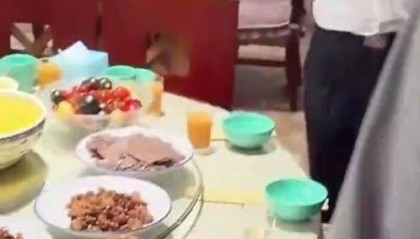 区委书记带头下馆子，为正常消费亮绿灯