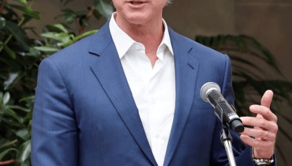 “首个”！加州宣布将起诉特朗普政府：关税政策已造成“直接且无法弥补的损害”