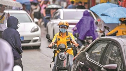 外卖骑手收入曝光：高频骑手月入过万不稀奇