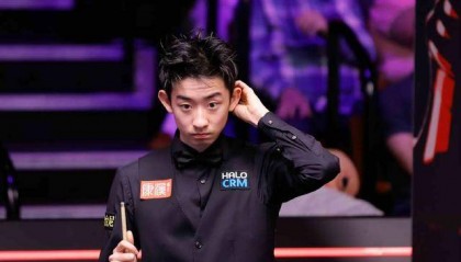 吴宜泽首次晋级 两位中国球手闯入斯诺克世锦赛八强