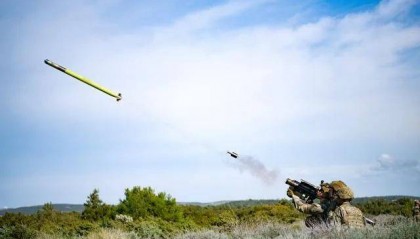 突发！美售台2485枚导弹，解放军亮两大杀手锏，赖清德已大难临头