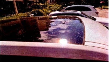 醉汉回家看到碗没洗与女友争吵，将2个瓷碟扔出窗外获刑