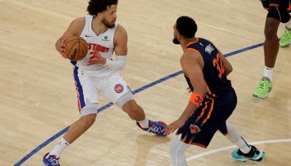 坎宁安33+12布伦森37分 活塞胜尼克斯系列赛1-1