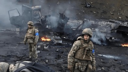 两只铁钳伸出，3天100次激战，乌军进退两难要被包一个大饺子！