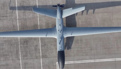 解放军给台岛上硬菜了！“空中利剑”出鞘，轻松驾驭万米高空