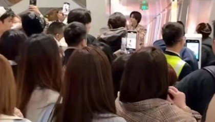 偶像男团插队登机，深圳机场致歉