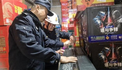 2人被刑拘！江苏南京警方查获一非法销售储存烟花爆竹窝点