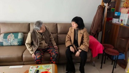 新春送温暖 慰问情更浓——秦皇岛市生态环境局开展走访慰问老干部活动