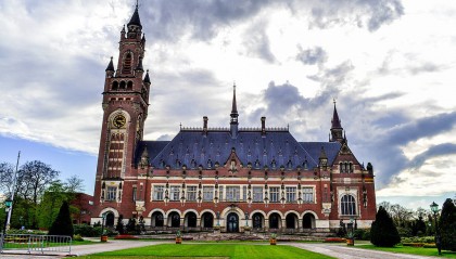 国际法院就以色列在巴勒斯坦被占领土的义务问题发表咨询意见