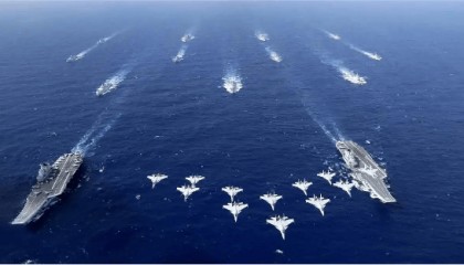 美国要封锁马六甲海峡？中国海军接连出击！10国集体倒戈，事情搞大了