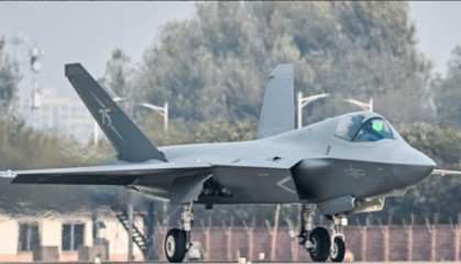 中国歼35正式官宣，避开了美踩过的坑，歼-20并非完美无缺