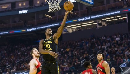 库里意外伤退巴特勒三双 追梦21+7勇士险胜猛龙