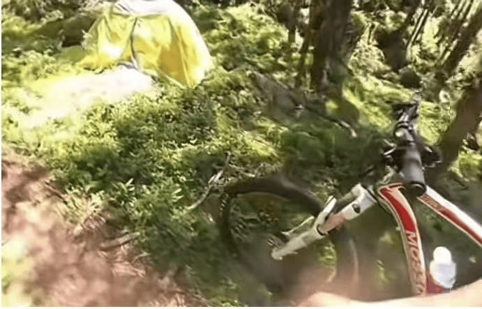 鳌太线发现尸体博主若被罚5000,有“选择性执法”之嫌