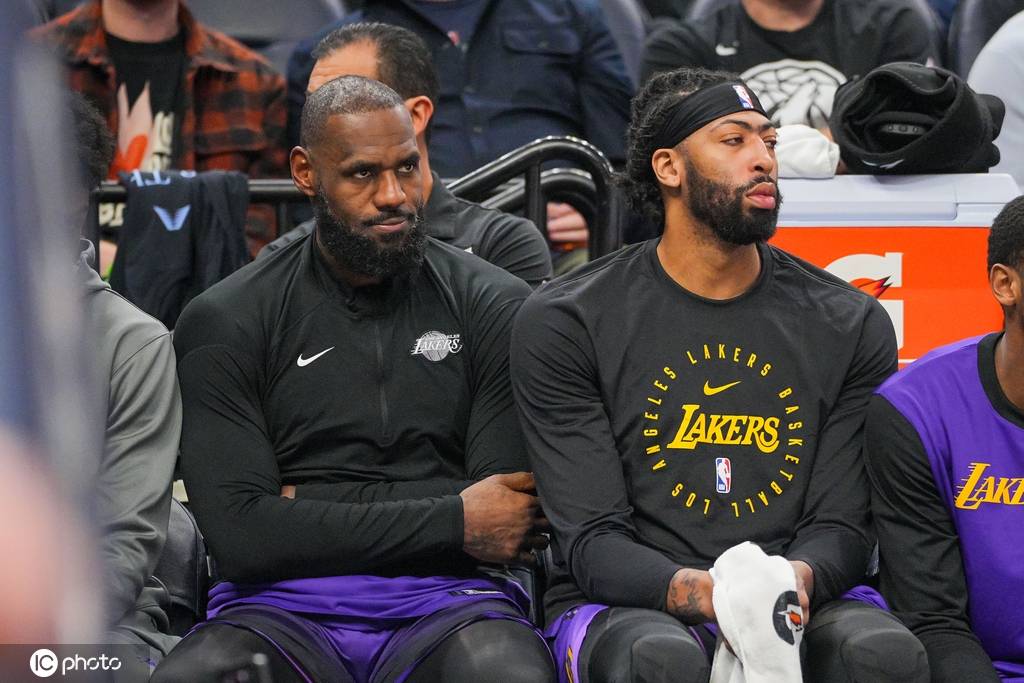 美记建议湖人减少詹姆斯出场时间 专家:应该放弃一些比赛