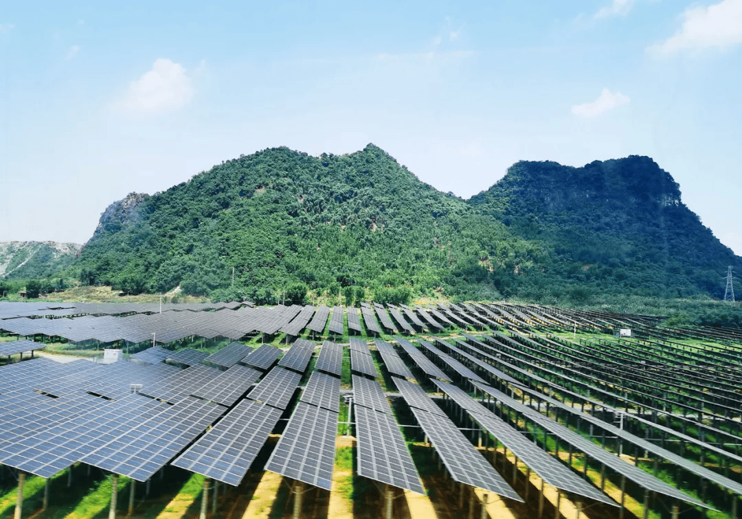 突发公告!1993年出生的她,成为400亿巨头董事长