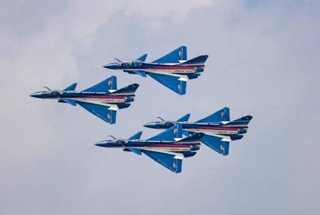 让埃及见证“中国速度”:中国向埃及交付歼10,还给配上霹雳15?