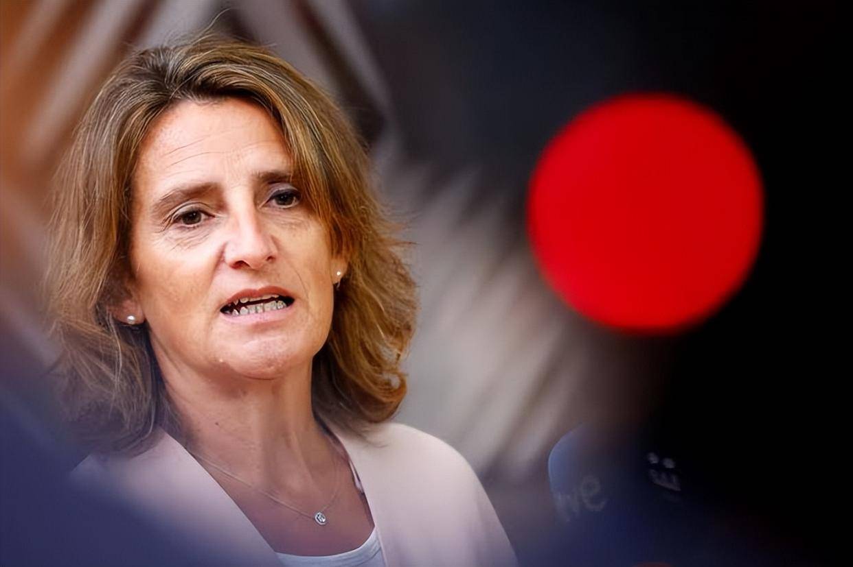 欧盟官员称面对特朗普的关税“勒索”,欧盟不会退缩