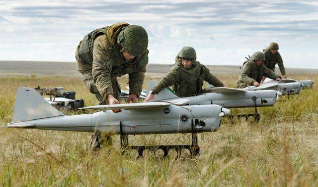 中国向40家俄军工厂,大规模“输血”?外交部回应,字字铿锵