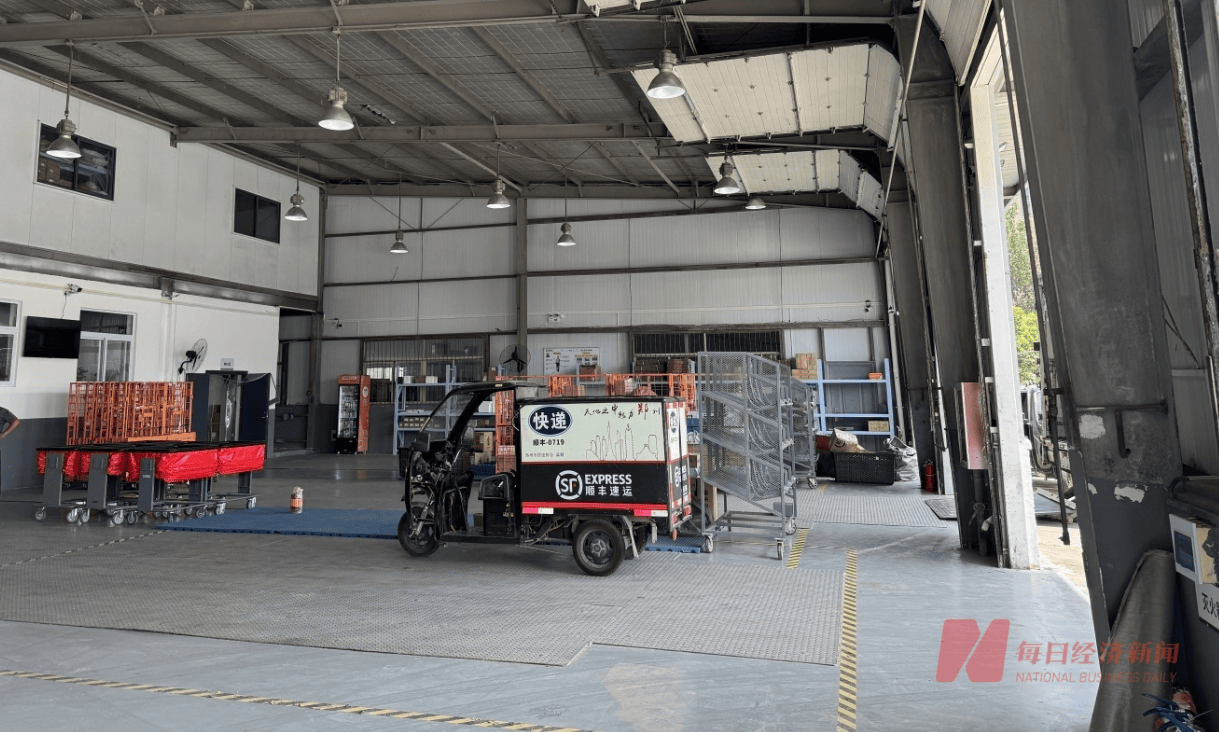 “白天载客晚上拉货”？ 郑州公交集团：网传图片为假，但这事儿确实要做