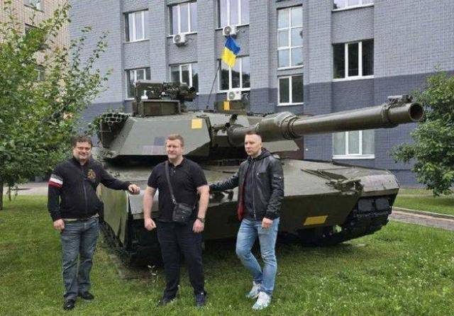 6国雇佣军到齐，俄终于弄明白，攻不下基辅的原因，3万朝军已就位