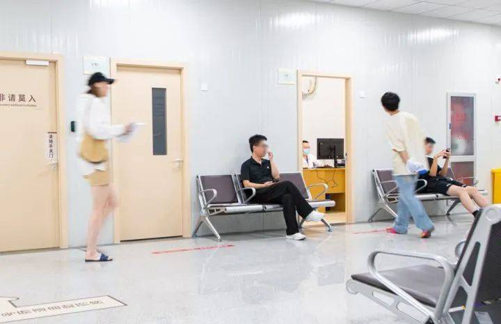 “外卖大战”首批受害者,住院了